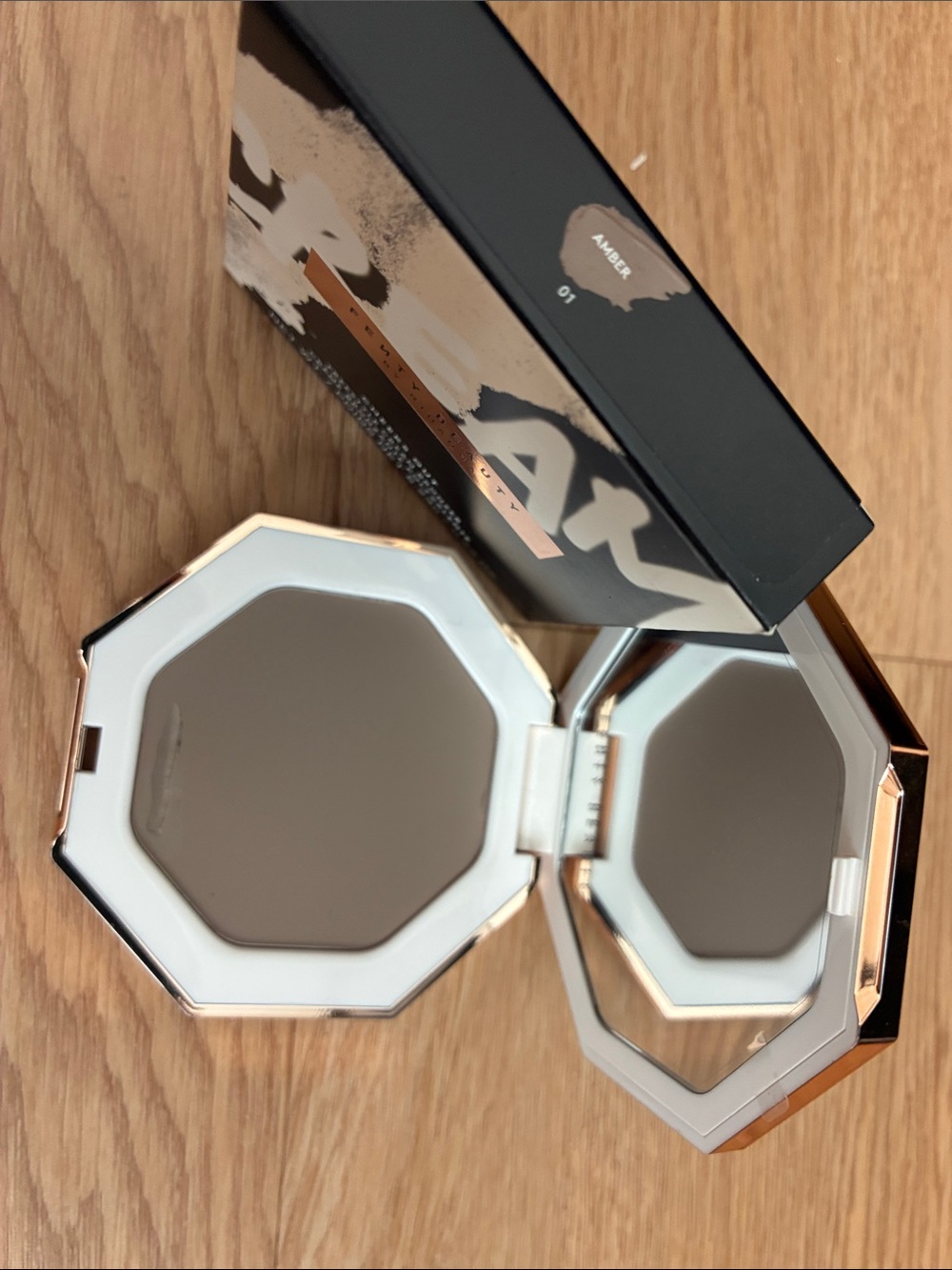 Fenty Beauty Cheeks Out Freestyle Cream Bronzer/Contour in 01 Amber